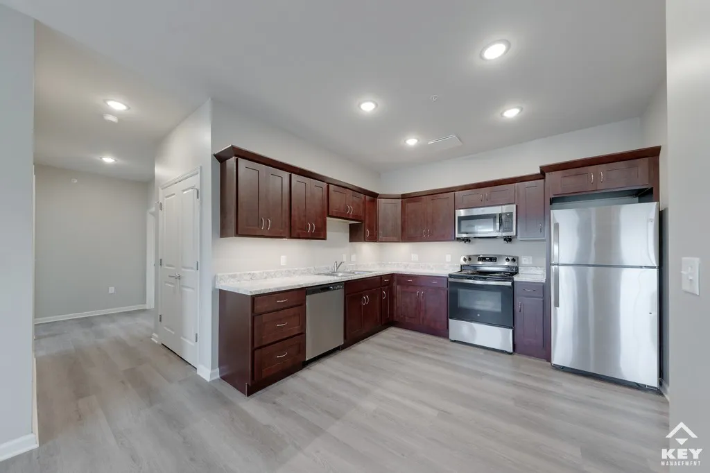 3 bedroom apartment, kitchen & hallway